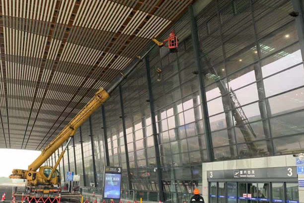 洛江玻璃幕墙维护和保养